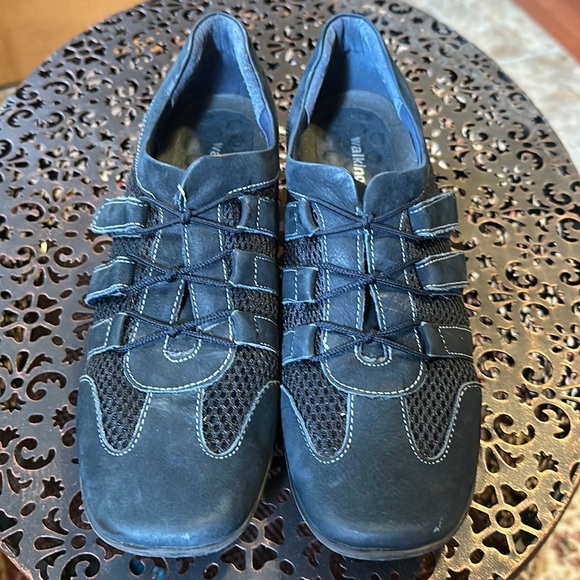 Navy Audio Sneaker by Walking Cradles size 9 - Picture 3 of 9
